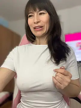 AlanaRius18 online show from 04.20.26