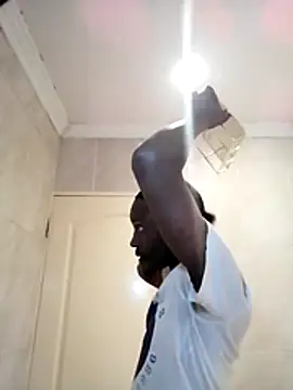 Snapshot of Hardeikbu chatting on 10.28.25 Hardeikbu online show from 10.28.25