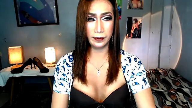 littleredbunny27 online show from 04.10.26