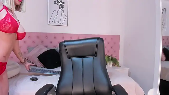 Hanna Garciia online show from 10.19.25