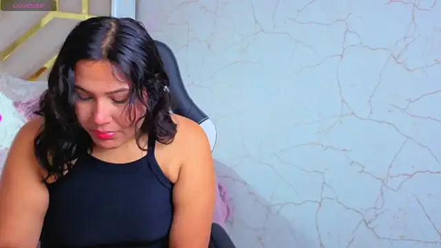 luna jonezz online show from 11.11.25