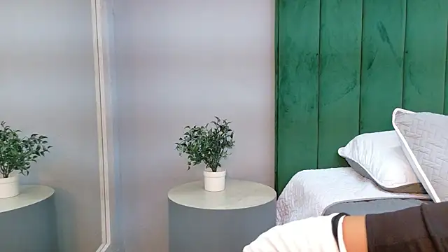 Snapshot of NaughtyHally_ chatting on 06.27.26 NaughtyHally online show from 06.27.26