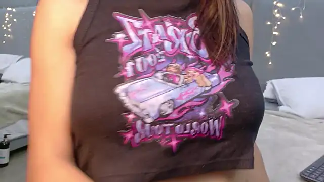 Snapshot of NaughtyHally_ chatting on 07.01.26 NaughtyHally online show from 07.01.26