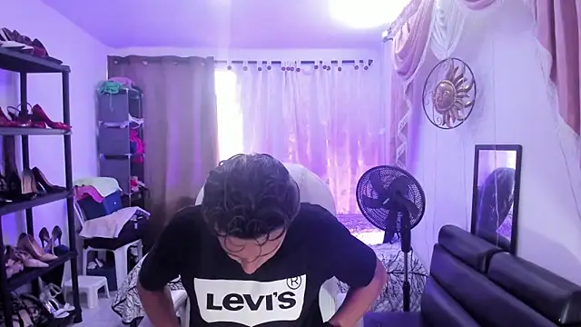 Hayden Boy  online show from 12.05.25