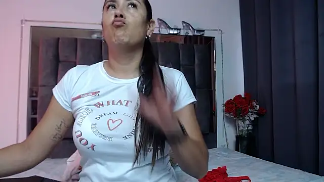 Salmma Milf online show from 03.04.26