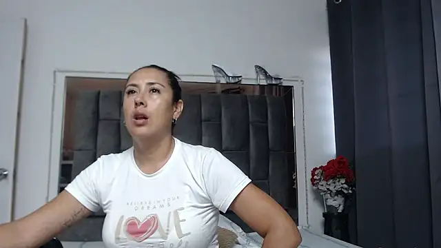 Salmma Milf online show from 04.10.26