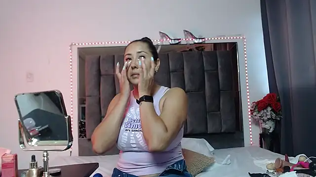 Salmma Milf online show from 04.21.26