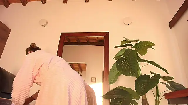 Snapshot of Salmma_Milf chatting on 07.28.26 Salmma Milf online show from 07.28.26