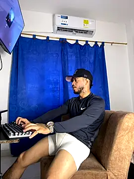 Kylian Alessandro online show from 11.21.25