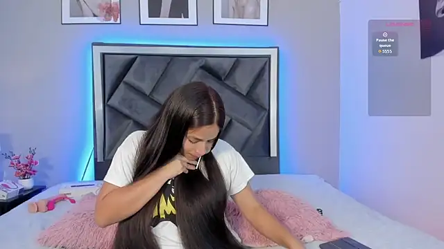 zoe longhair online show from 10.18.25