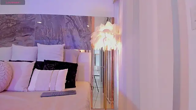 Snapshot of Rashel_Frost_ chatting on 11.10.25 Rashel Frost online show from 11.10.25