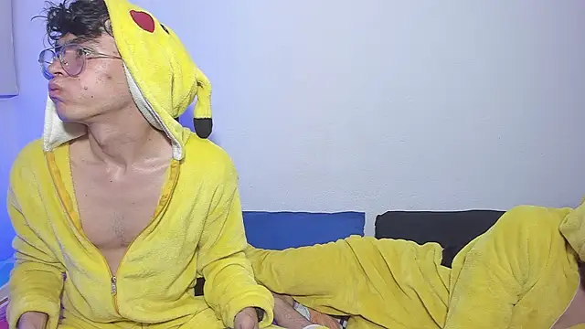 Snapshot of dani_angel_dark chatting on 10.28.25 dani angel dark online show from 10.28.25