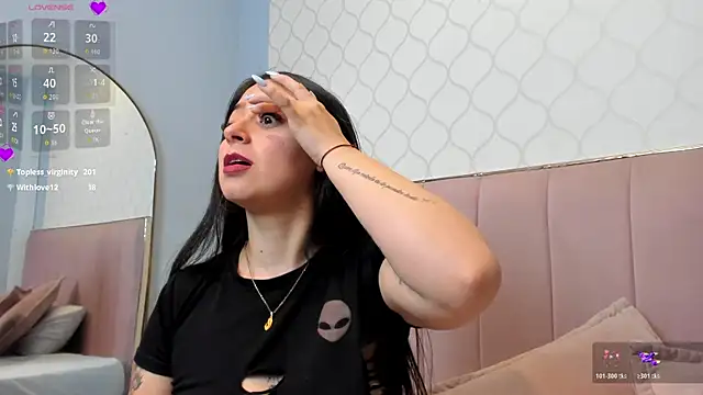 JuliethCruz  online show from 04.18.26