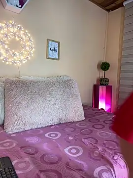 Meggie  online show from 11.14.25