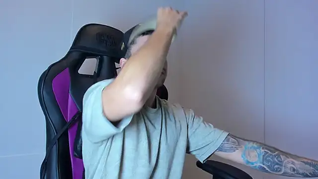 Mike montoya01 online show from 12.05.25