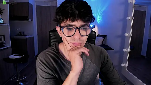 Mikeyvioleta  online show from 02.17.26