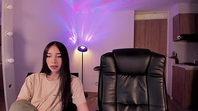 Mikeyvioleta  online show from 04.15.26