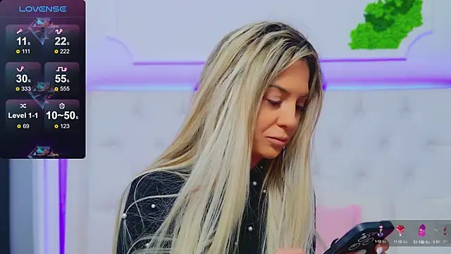 Snapshot of AriannaSins chatting on 01.31.25 AriannaSins online show from 01.31.25