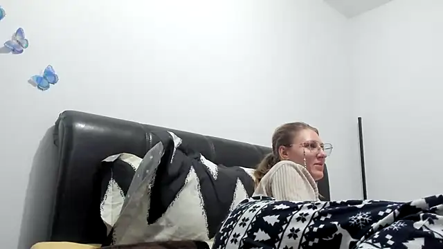 SandyCassie online show from 04.18.26