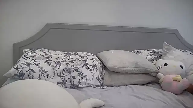 Snapshot of Amiraxevans chatting on 02.22.26 Amiraxevans online show from 02.22.26