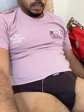 Handsome8677 online show from 04.04.26