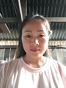 Snapshot of Spring-mky chatting on 10.23.25 Spring-mky online show from 10.23.25