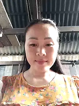 Snapshot of Spring-mky chatting on 10.25.25 Spring-mky online show from 10.25.25