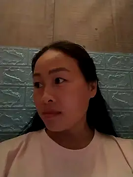 Snapshot of Spring-mky chatting on 10.27.25 Spring-mky online show from 10.27.25