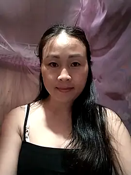 Snapshot of Spring-mky chatting on 10.28.25 Spring-mky online show from 10.28.25