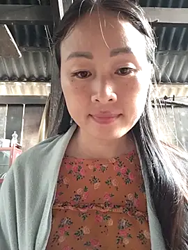 Snapshot of Spring-mky chatting on 10.31.25 Spring-mky online show from 10.31.25