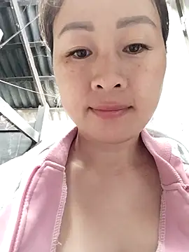 Snapshot of Spring-mky chatting on 11.19.25 Spring-mky online show from 11.19.25