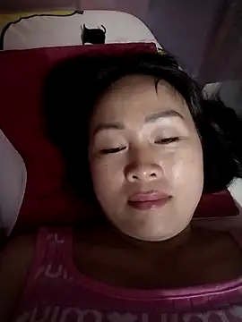 Snapshot of Spring-mky chatting on 11.29.25 Spring-mky online show from 11.29.25