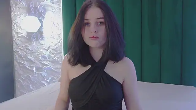 AliceLune online show from 02.10.26