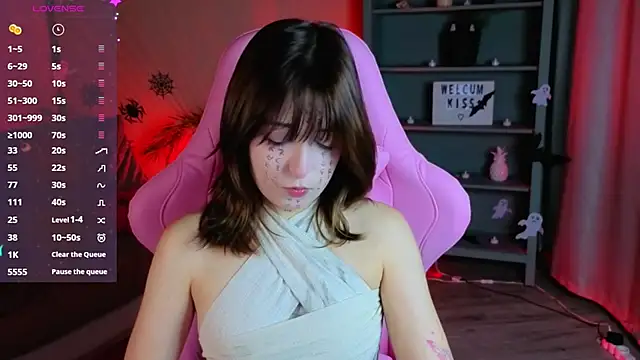 Soffi Toffi online show from 10.31.25