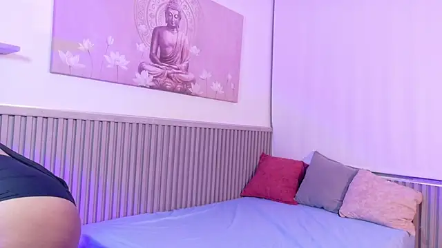 isa taylorr  online show from 11.09.25