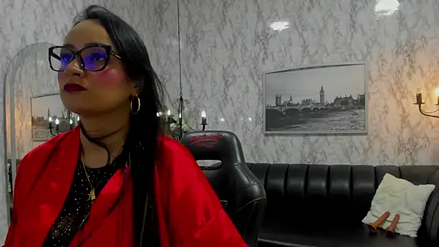 AlexandraMilff online show from 11.24.25