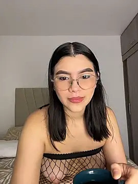 Julietalcl online show from 04.21.26