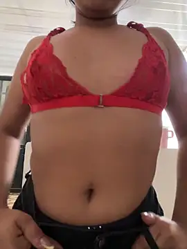 Snapshot of scarlett__roguer chatting on 10.31.25 scarlett  roguer online show from 10.31.25