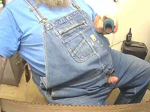 Snapshot of awynn1980 chatting on 12.18.25 awynn1980 online show from 12.18.25