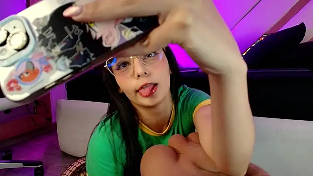 Snapshot of michelle_cutee_ chatting on 06.29.26 michelle cutee online show from 06.29.26