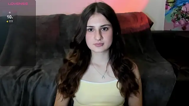 Snapshot of Kissxxkruel chatting on 11.08.25 Kissxxkruel online show from 11.08.25