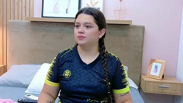 Tessa Stone online show from 02.11.26