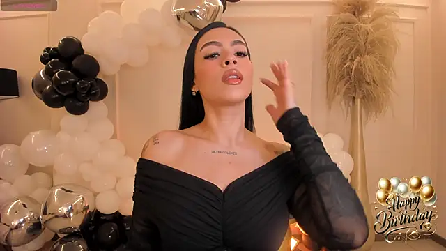 ChristineFord  online show from 11.06.25