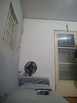 Snapshot of casal_F chatting on 11.11.25 casal F online show from 11.11.25