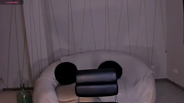 AnnieMonroe1 online show from 11.08.25