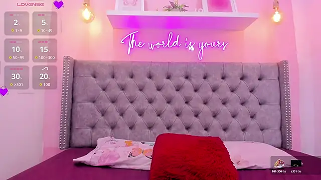 Sophiia 77 online show from 11.13.25