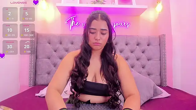 Sophiia 77 online show from 11.15.25