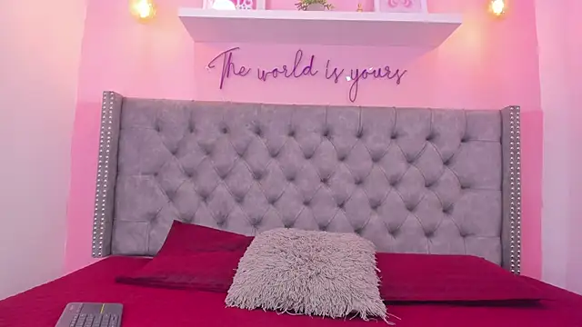 Sophiia 77 online show from 02.24.26