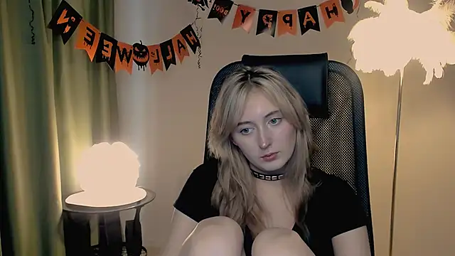 ScarlettScril online show from 11.02.25