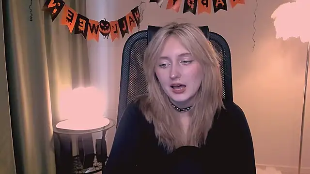 ScarlettScril online show from 11.05.25